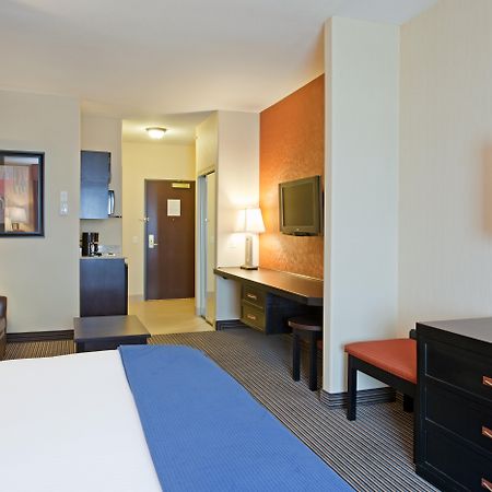 Holiday Inn Express Airport Calgary By Ihg Eksteriør bilde