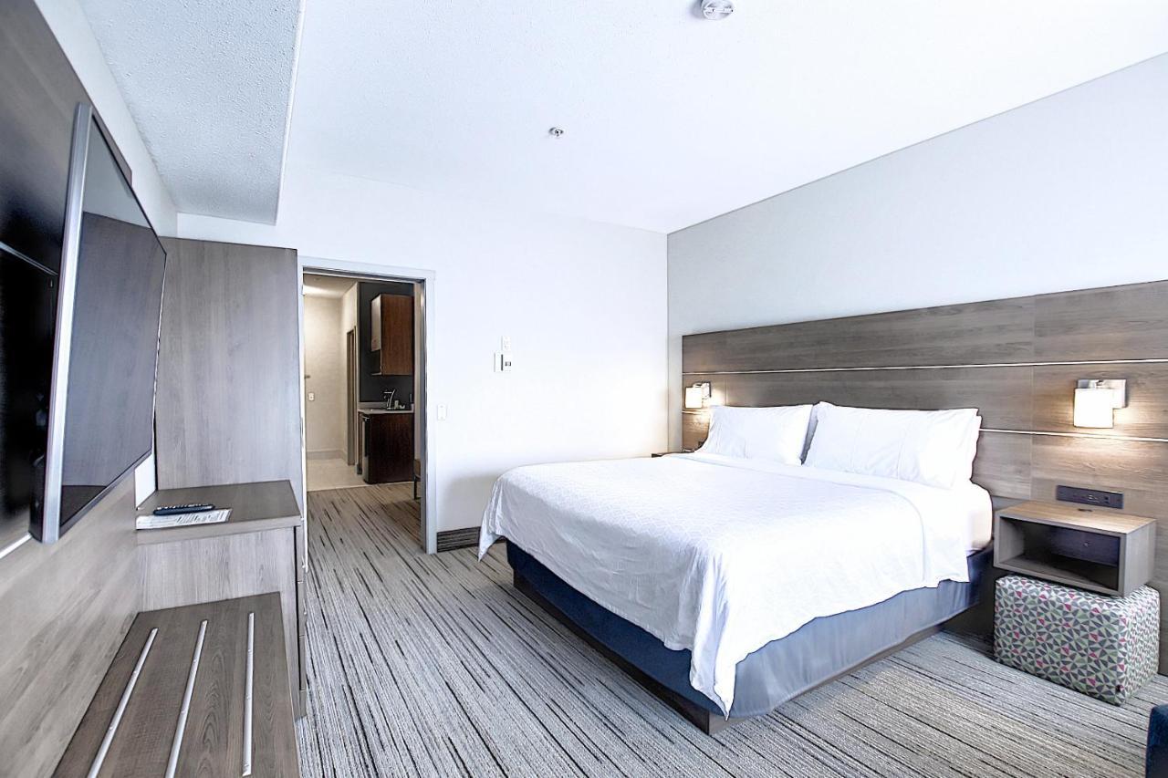 Holiday Inn Express Airport Calgary By Ihg Eksteriør bilde