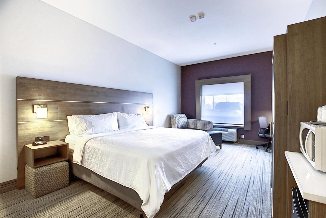 Holiday Inn Express Airport Calgary By Ihg Eksteriør bilde