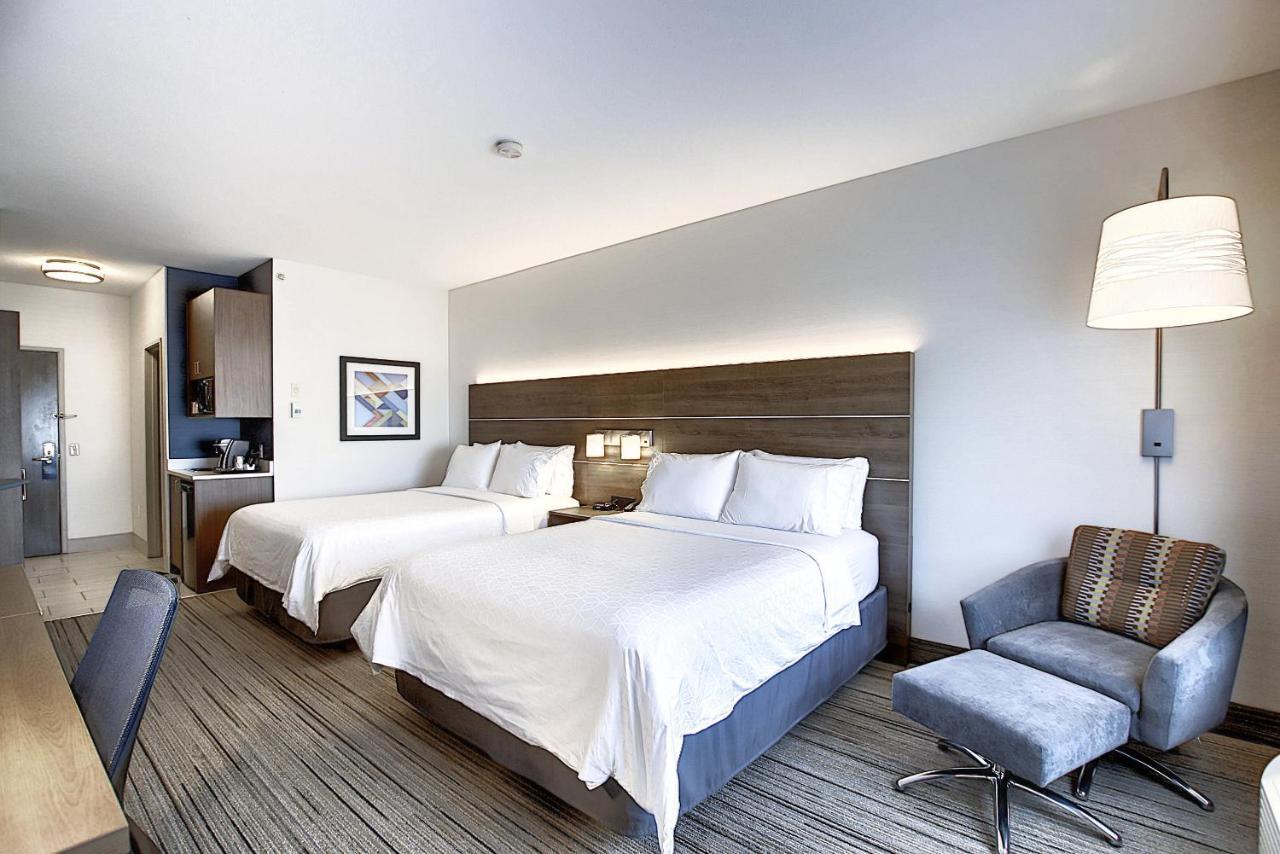 Holiday Inn Express Airport Calgary By Ihg Eksteriør bilde