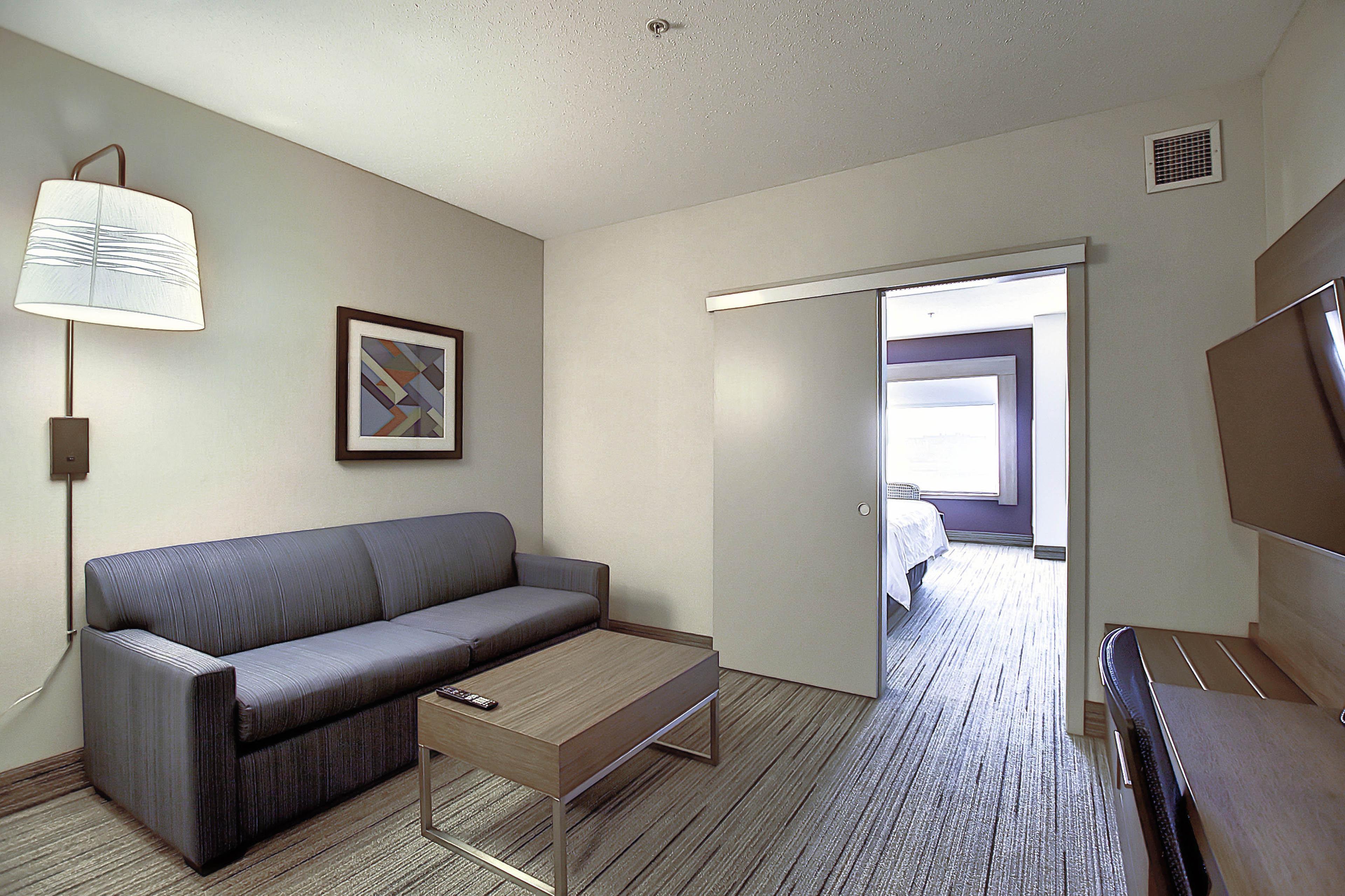 Holiday Inn Express Airport Calgary By Ihg Eksteriør bilde