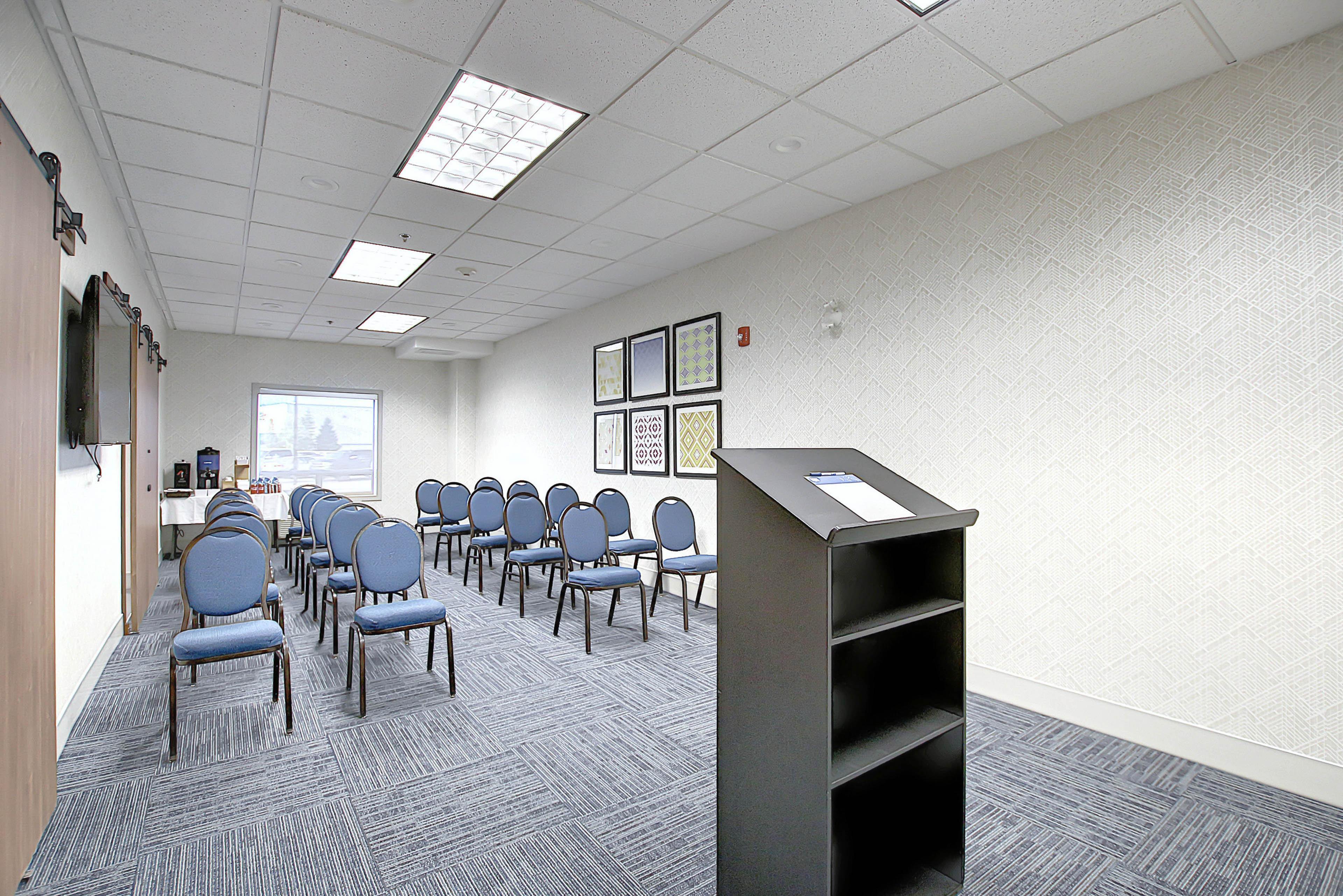 Holiday Inn Express Airport Calgary By Ihg Eksteriør bilde