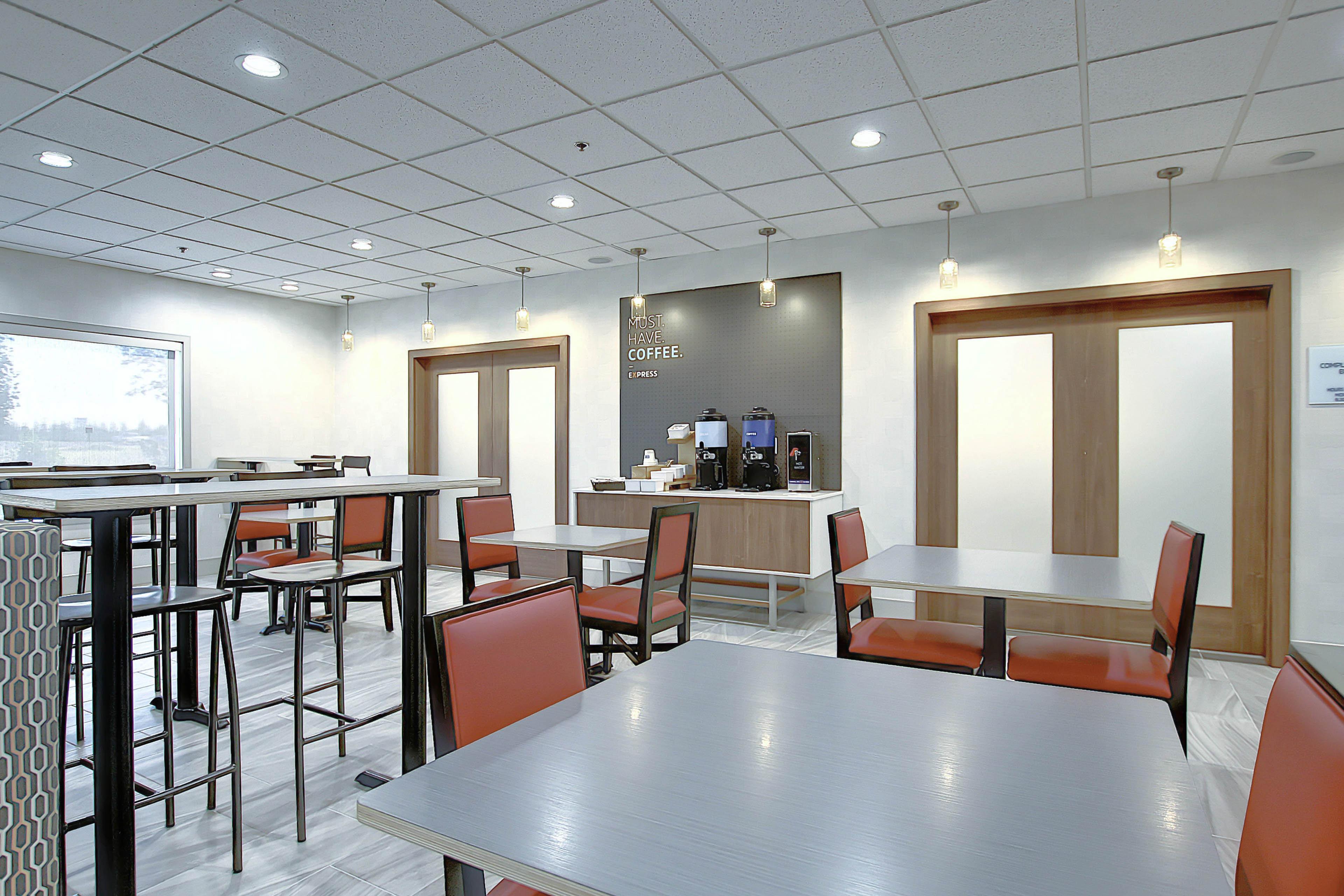 Holiday Inn Express Airport Calgary By Ihg Eksteriør bilde