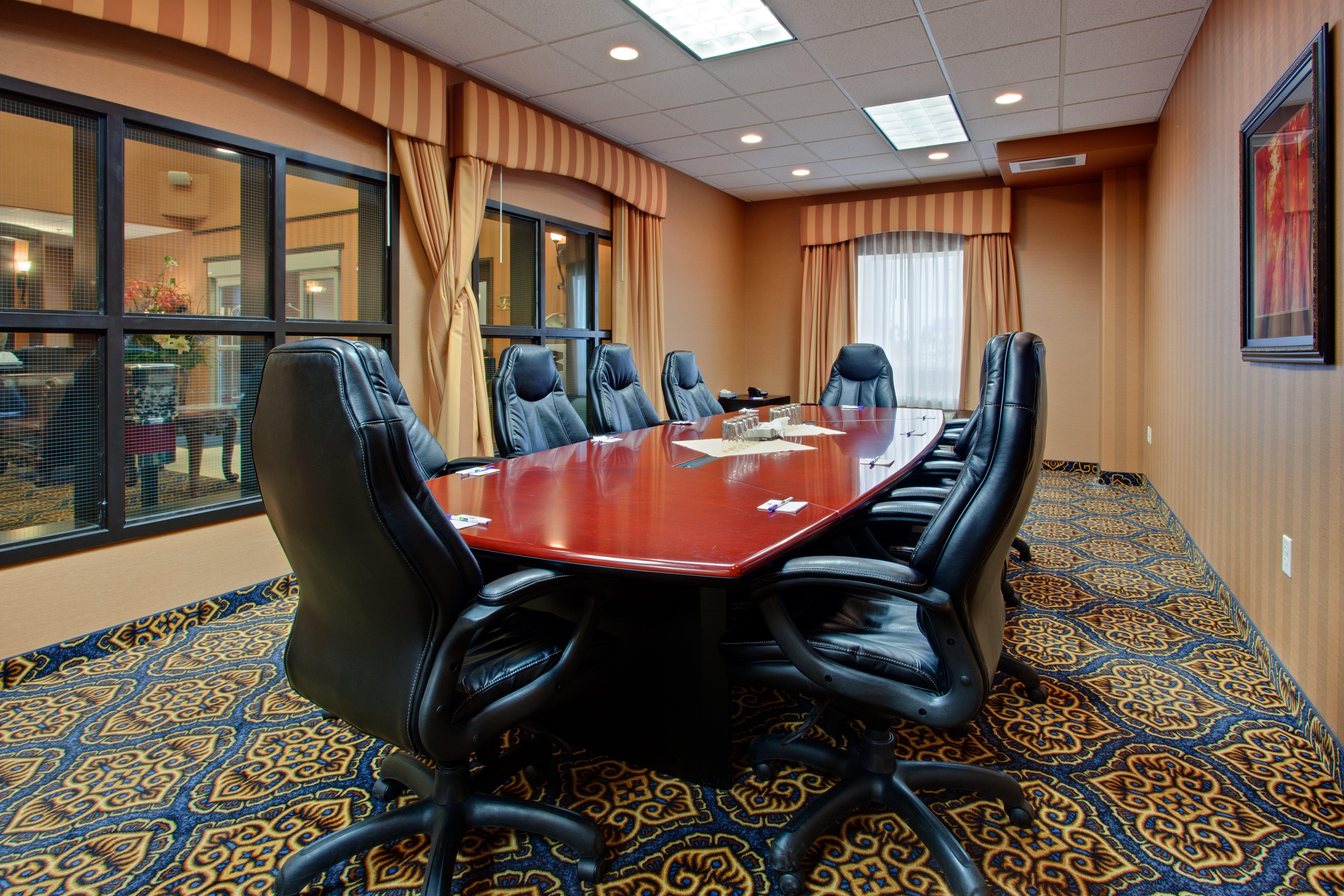 Holiday Inn Express Airport Calgary By Ihg Eksteriør bilde