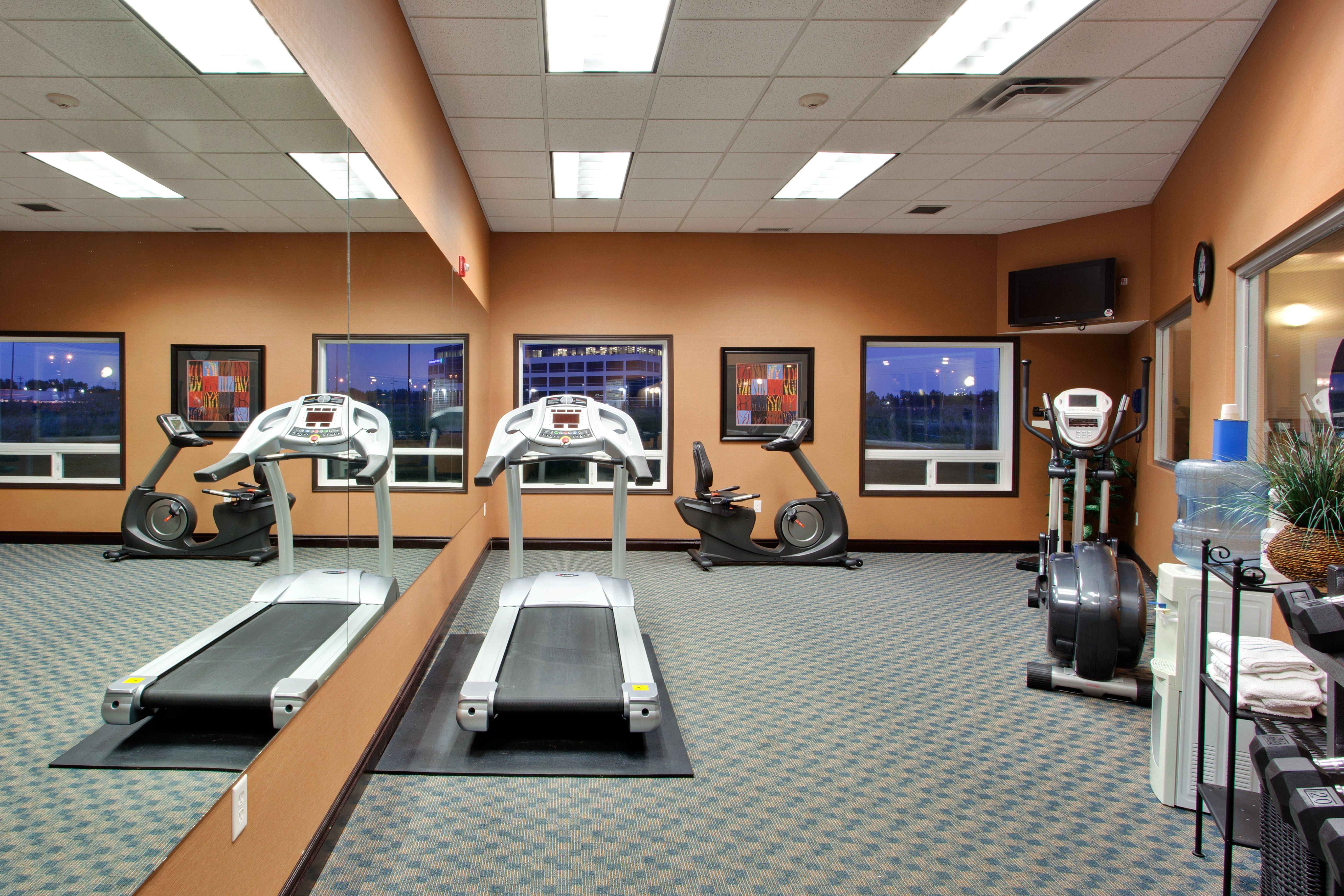 Holiday Inn Express Airport Calgary By Ihg Eksteriør bilde
