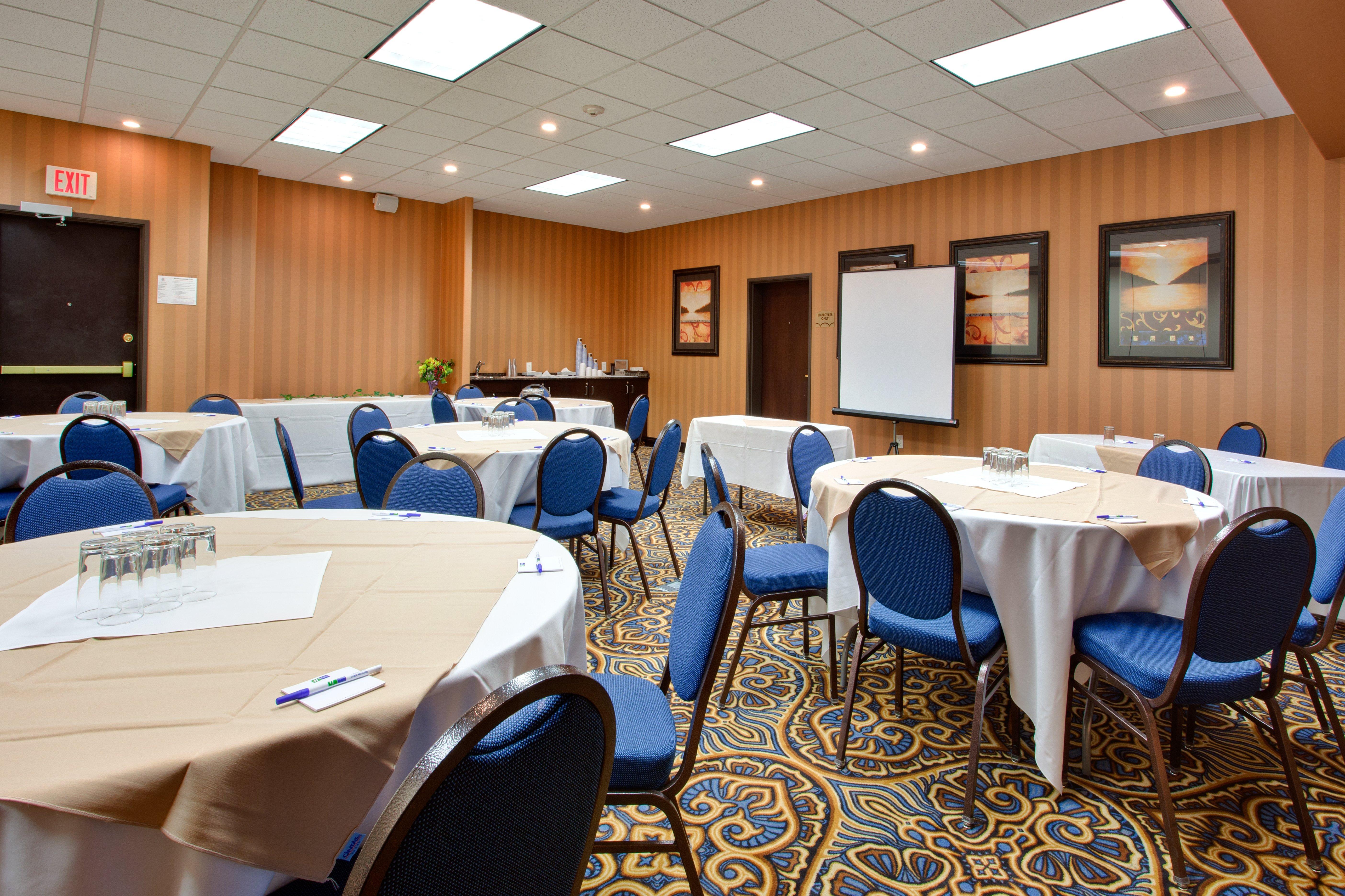 Holiday Inn Express Airport Calgary By Ihg Eksteriør bilde