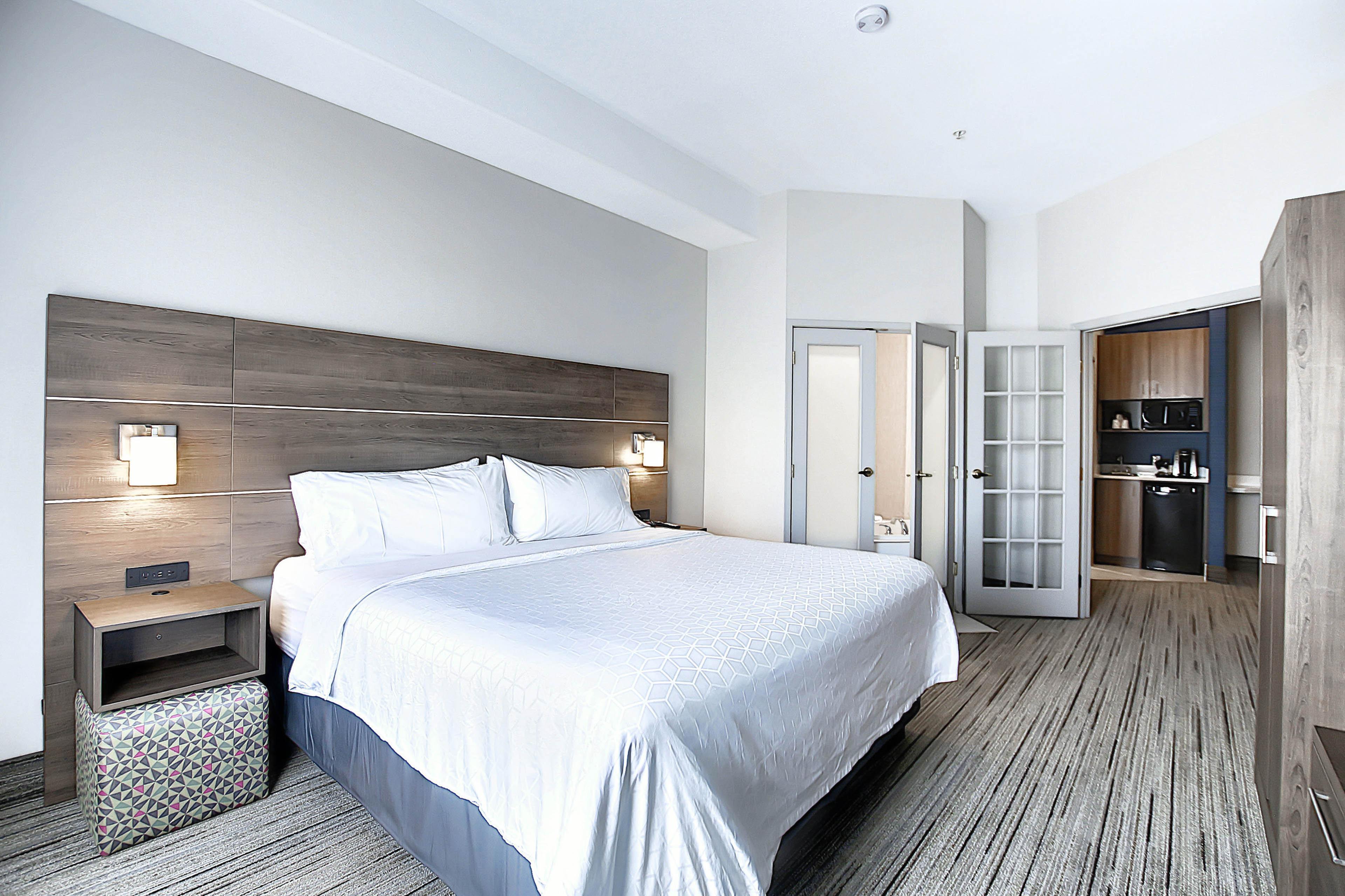 Holiday Inn Express Airport Calgary By Ihg Eksteriør bilde