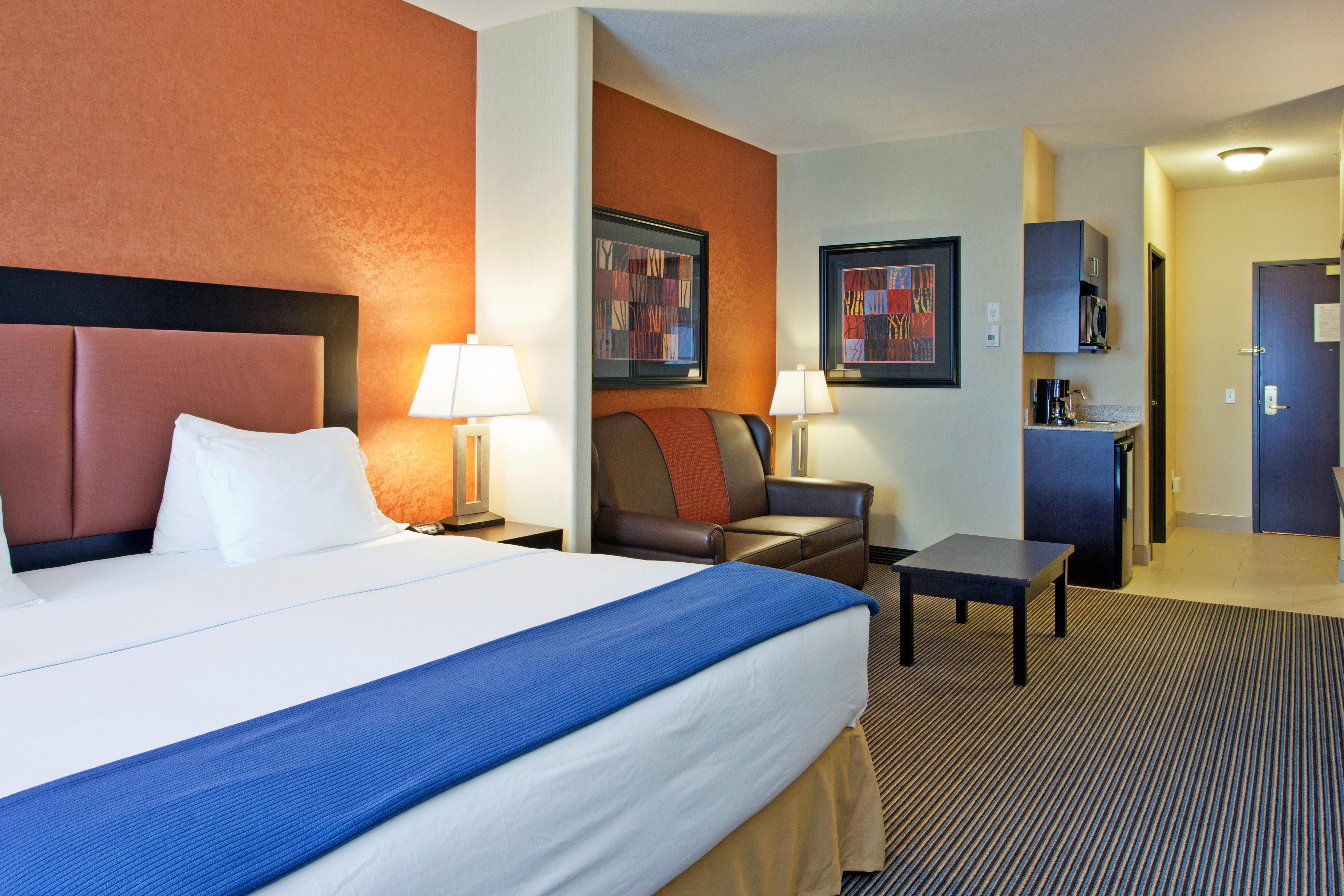 Holiday Inn Express Airport Calgary By Ihg Eksteriør bilde