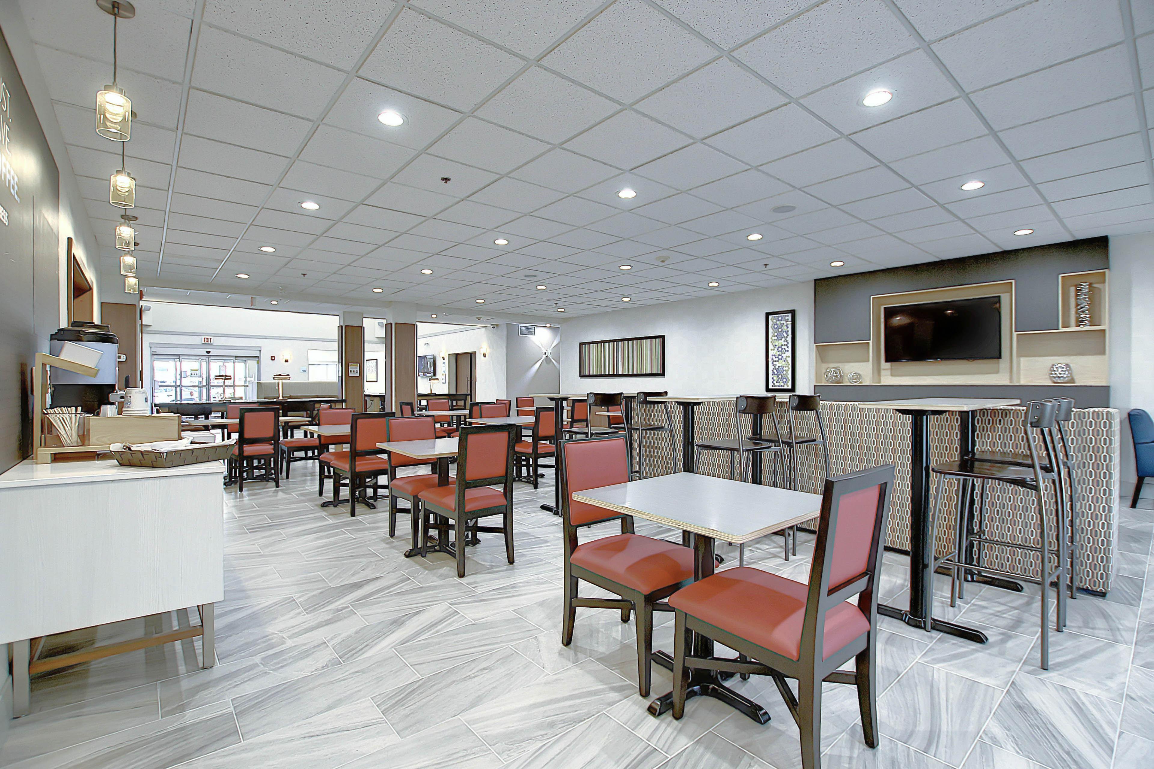 Holiday Inn Express Airport Calgary By Ihg Eksteriør bilde