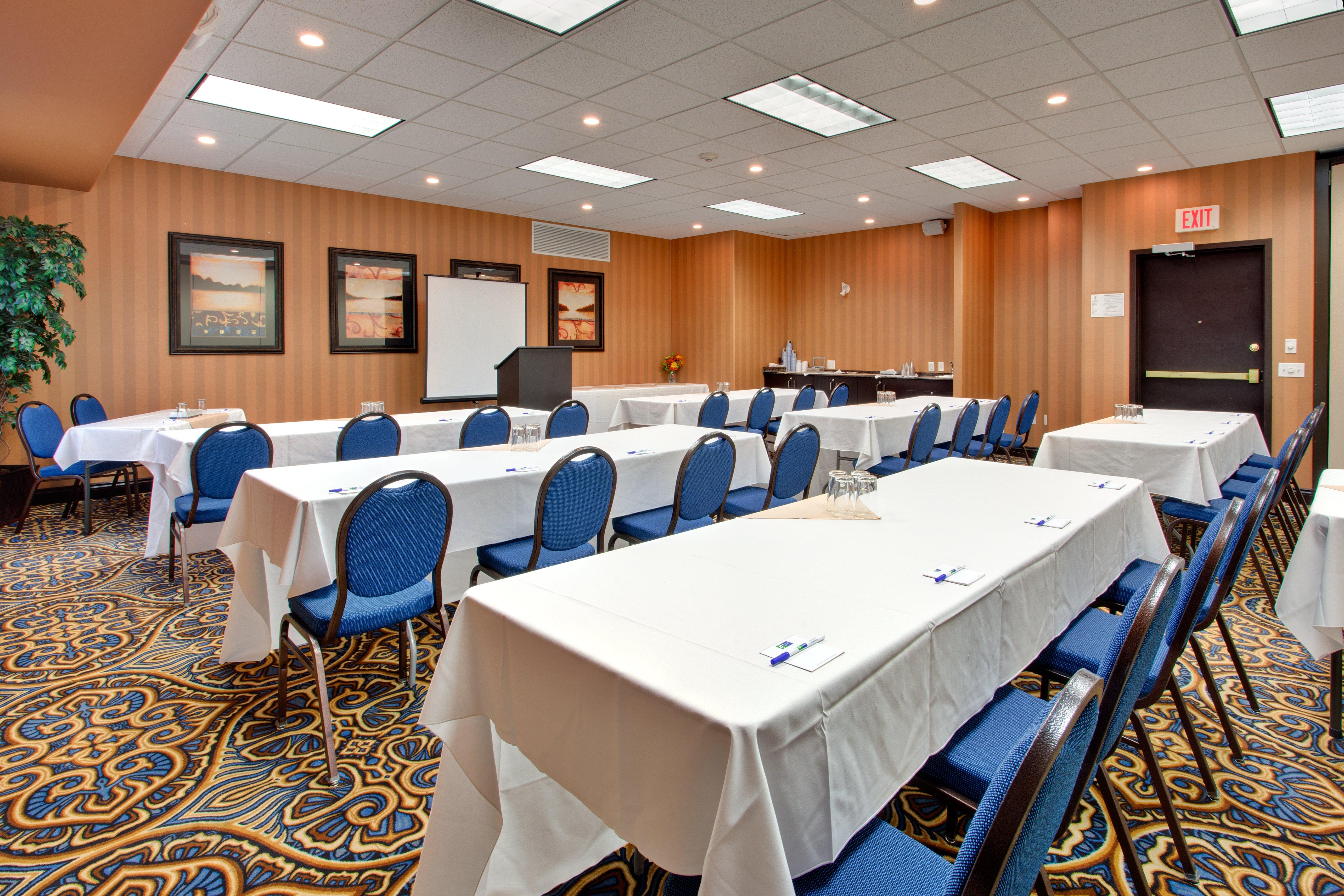 Holiday Inn Express Airport Calgary By Ihg Eksteriør bilde