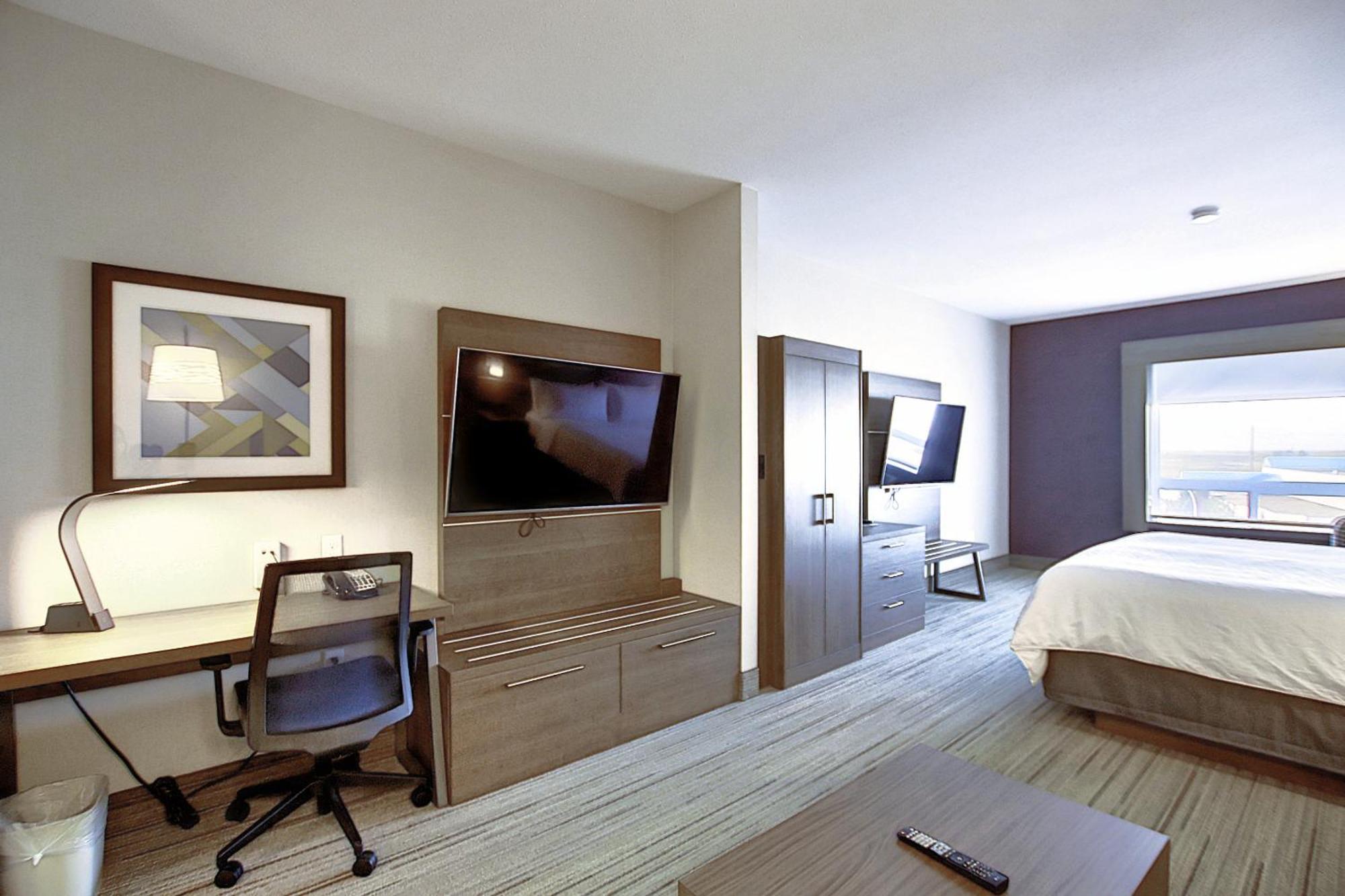 Holiday Inn Express Airport Calgary By Ihg Eksteriør bilde